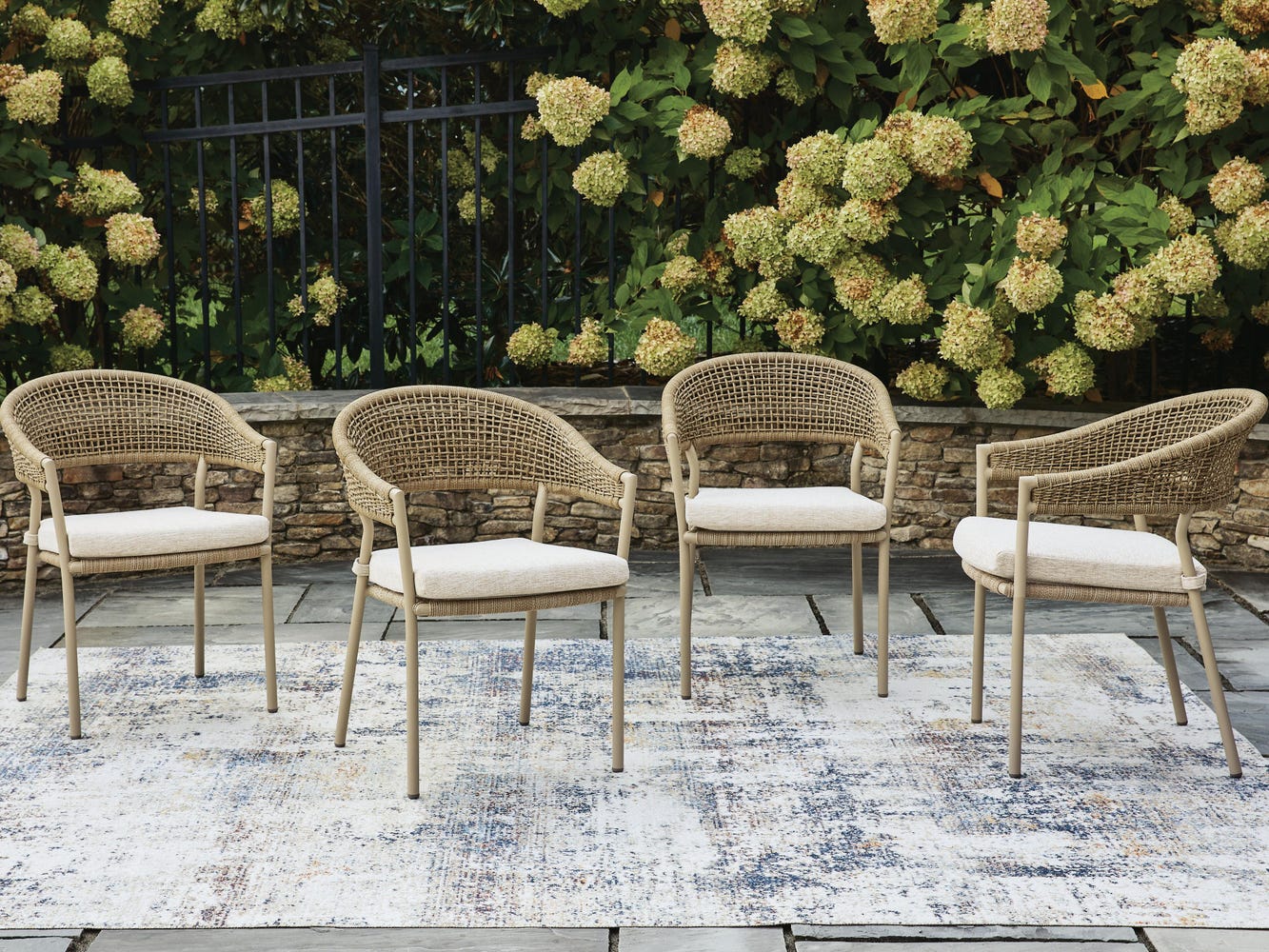 Orchard Beach Arm Chair With Cushion (4/CN)