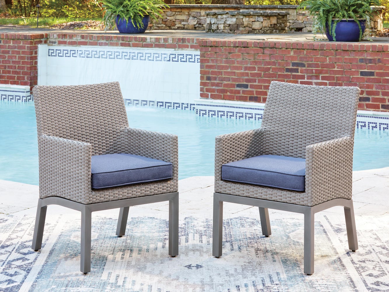 Half Moon Beach Arm Chair With Cushion (2/CN)