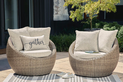 Danson Swivel Lounge w/Cushion (2/CN)