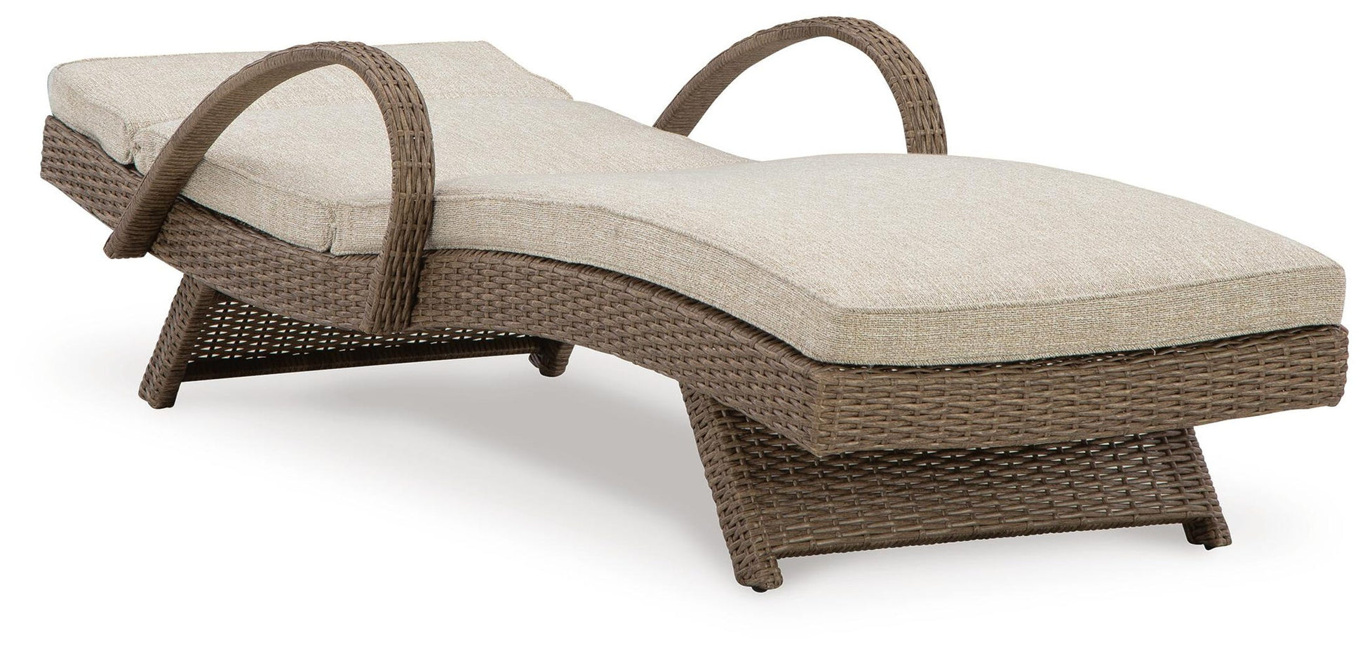 Beachcroft Chaise Lounge with Cushion