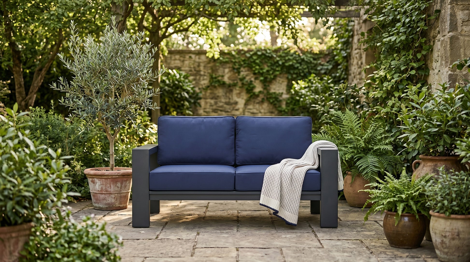 Kai Aluminum Loveseat Graphite Gray lifestyle